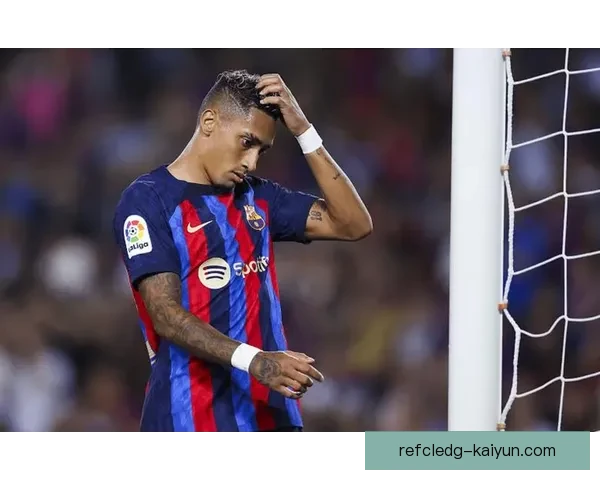 拉菲尼亚英超回归传闻持续发酵，未来动向备受关注